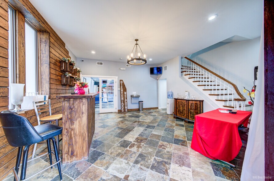 1446 S 50th Ave, Cicero, IL à vendre - Photo de l’immeuble – Image 3 sur 54