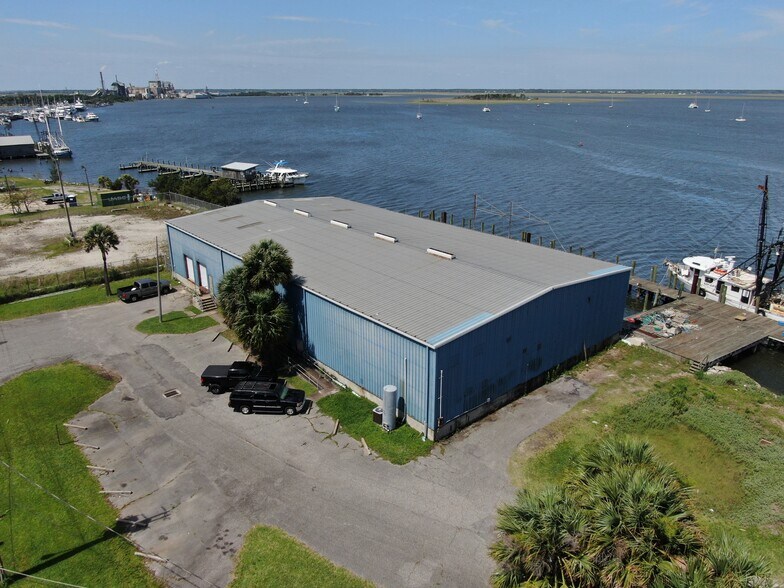 312 N Front St portefeuille de 2 biens à vendre sur LoopNet.fr - Photo de l’immeuble – Image 2 sur 25