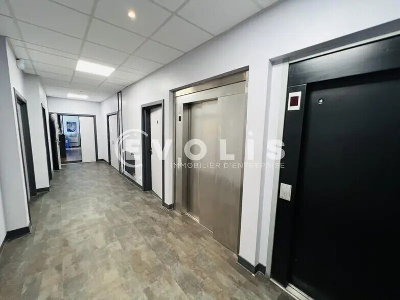 Local d’activités dans Montreuil à louer - Hall d’entrée – Image 2 sur 7