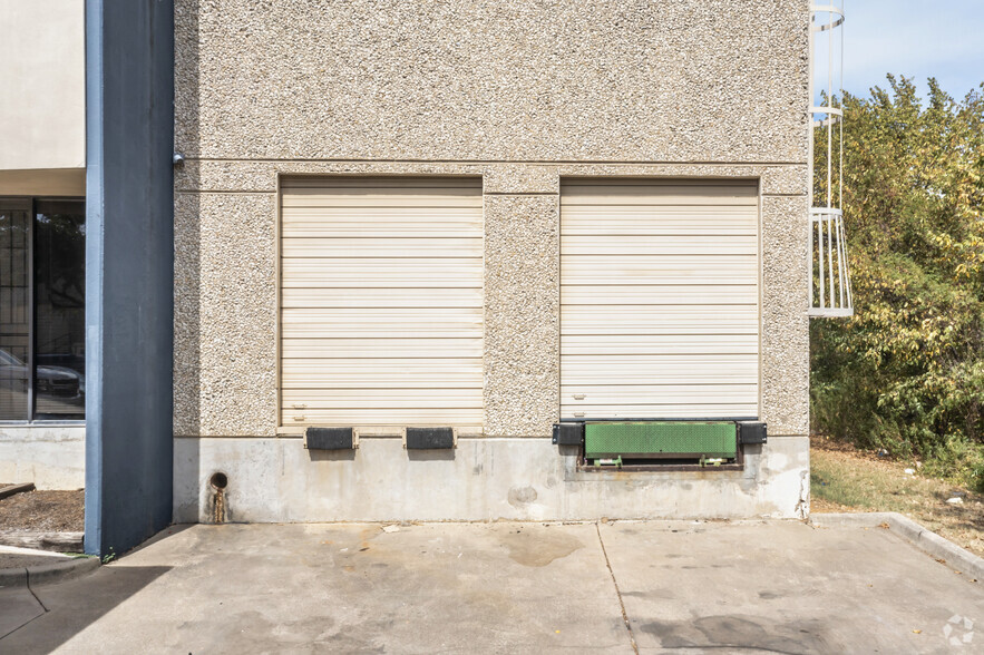 10630 Newkirk St, Dallas, TX à louer - Photo de l’immeuble – Image 3 sur 5
