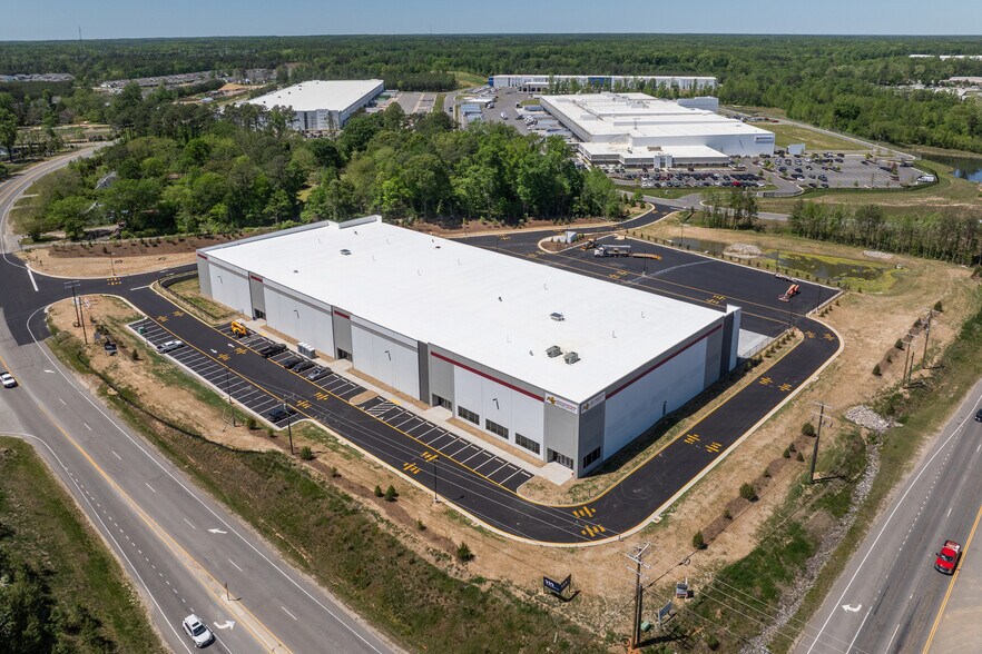 10380 Cedar Ln, Glen Allen, VA à louer - Photo de l’immeuble – Image 3 sur 7