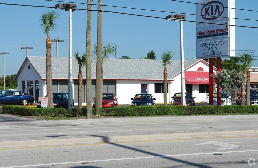 1575 S Military Trl, West Palm Beach, FL à vendre - Photo de l’immeuble – Image 2 sur 3