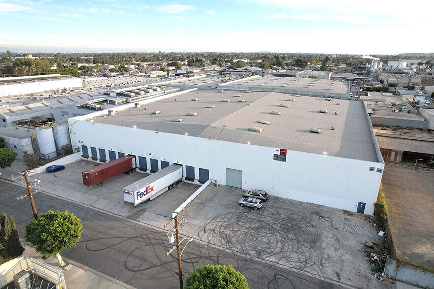 430 E Carlin Ave, Compton, CA à louer - Photo de l’immeuble – Image 3 sur 8
