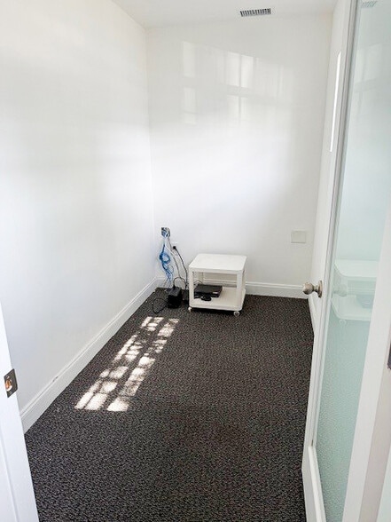 8335-8349 NW 64th St, Miami, FL à vendre - Photo de l’immeuble – Image 3 sur 8