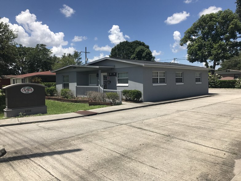 1334 S Semoran Blvd, Orlando, FL à louer - Photo de l’immeuble – Image 2 sur 13