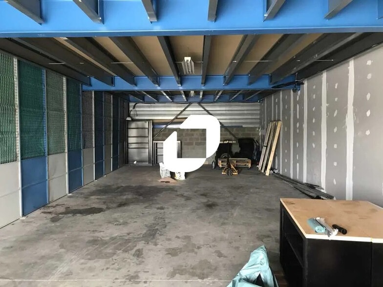 Local d’activités dans SAINT-OUEN-L'AUMONE à louer - Photo intérieure – Image 3 sur 3