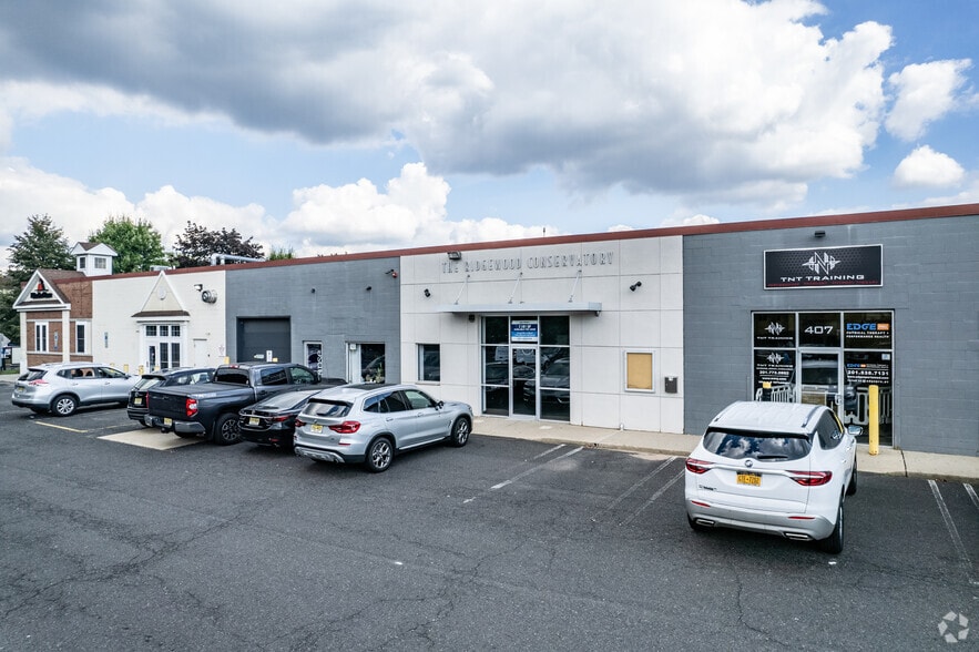 407-411 Sette Dr, Paramus, NJ à louer - Photo de l’immeuble – Image 2 sur 4