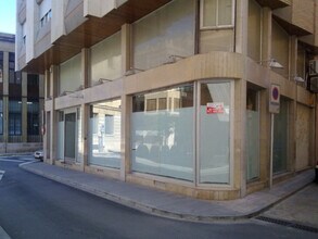 Local commercial dans Tortosa, Tarragona à louer Photo de la construction– Image 2 sur 8