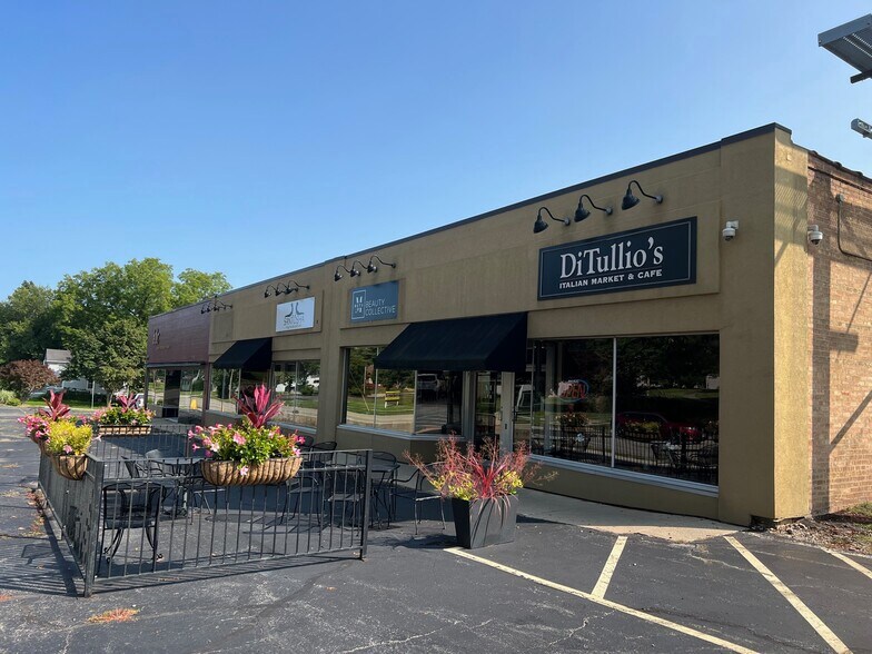 2211-2213 E State St, Rockford, IL à louer - Photo de l’immeuble – Image 3 sur 17