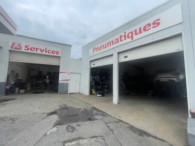 Plus de détails pour Local commercial à vendre