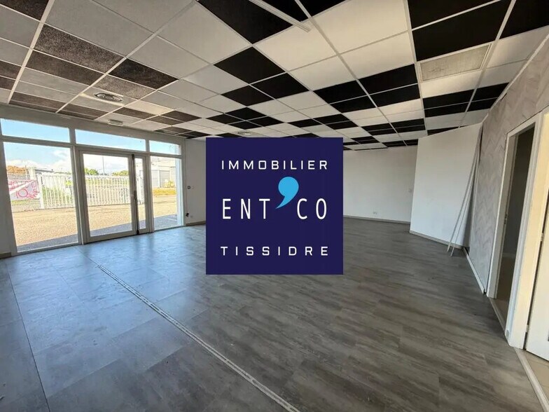 Local commercial dans Le Passage à louer - Photo intérieure – Image 3 sur 8