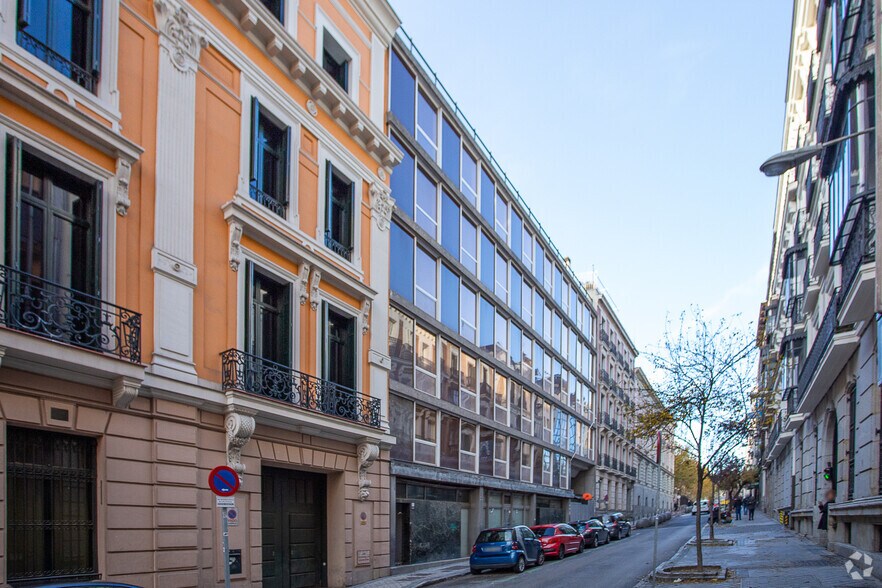 Calle Prim, 12, Madrid, Madrid à louer - Photo principale – Image 1 sur 2