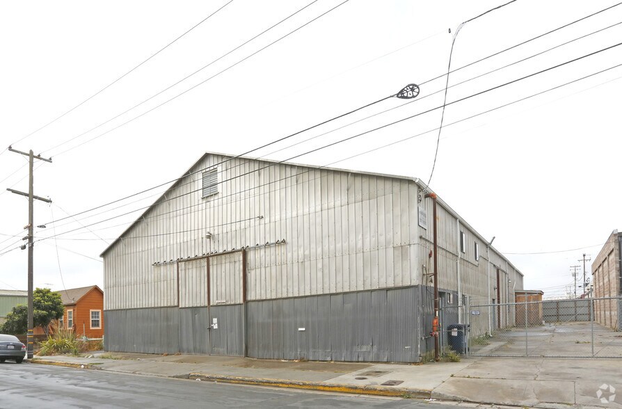 347 Locust St, Watsonville, CA à vendre - Photo de l’immeuble – Image 2 sur 43
