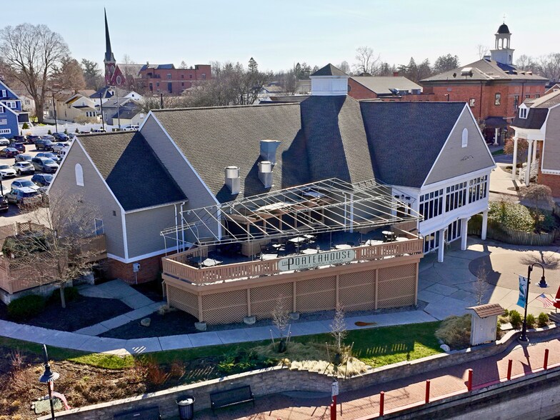 330 Packetts Lndg, Fairport, NY à louer - Photo de l’immeuble – Image 3 sur 8