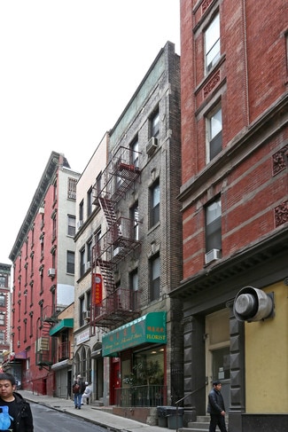 Plus de détails pour 103 Mosco St, New York, NY - Logement à vendre