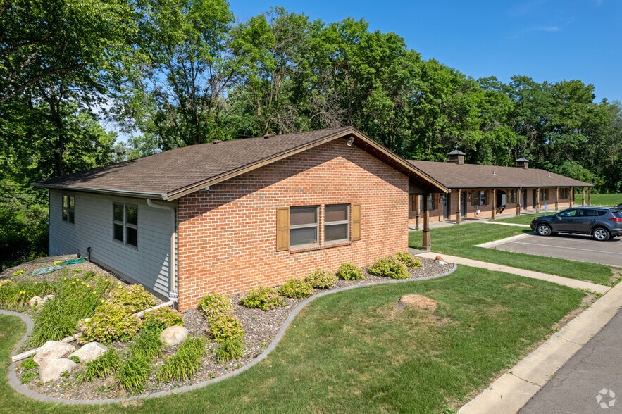 5 County Road B E, Saint Paul, MN à louer - Photo de l’immeuble – Image 1 sur 4