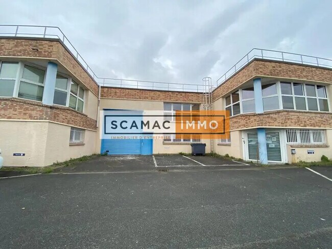Plus de détails pour Local d'activités à louer