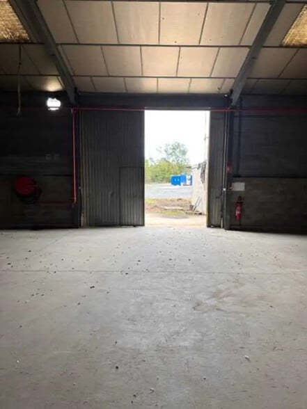 Local d’activités dans Jassans-Riottier à louer - Photo intérieure – Image 3 sur 4