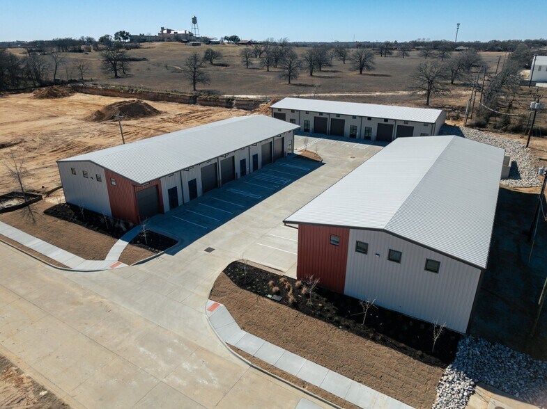 108 E Pointe Dr, Weatherford, TX à louer - Photo de l’immeuble – Image 2 sur 13