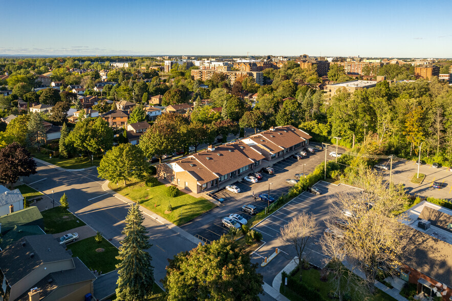 36-38 Rue Canvin, Kirkland, QC à vendre - Aérien – Image 2 sur 4