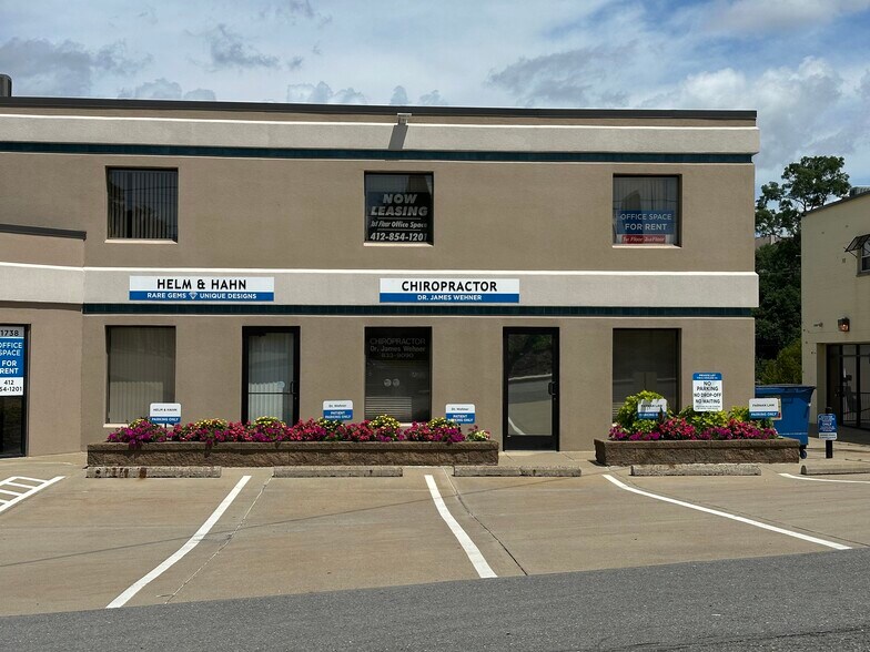 1738 N Highland Rd, Pittsburgh, PA à louer - Photo de l’immeuble – Image 1 sur 1