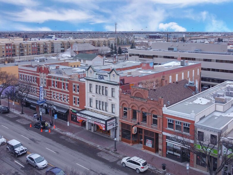 10335 82 Av NW, Edmonton, AB à louer - Photo de l’immeuble – Image 3 sur 18
