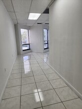 4160 W 16th Ave, Hialeah, FL à louer Photo intérieure– Image 1 sur 3