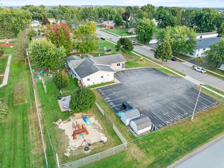 1017 Laurel St, Marshfield, WI à vendre - Photo de l’immeuble – Image 3 sur 43