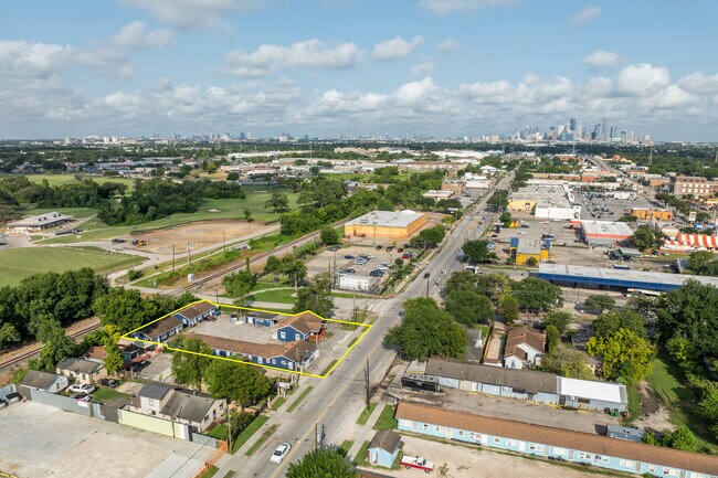 Plus de détails pour 7002 Capitol St, Houston, TX - Logement aux enchères