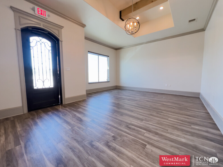 12505 Quaker Avenue, Lubbock, TX à louer - Photo de l’immeuble – Image 2 sur 6