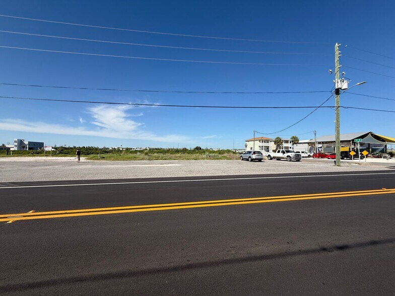 900 Highway 98, Mexico Beach, FL à vendre - Photo de l’immeuble – Image 3 sur 10