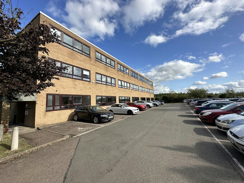 160 Cowley Rd, Cambridge à louer - Photo de l’immeuble – Image 2 sur 9