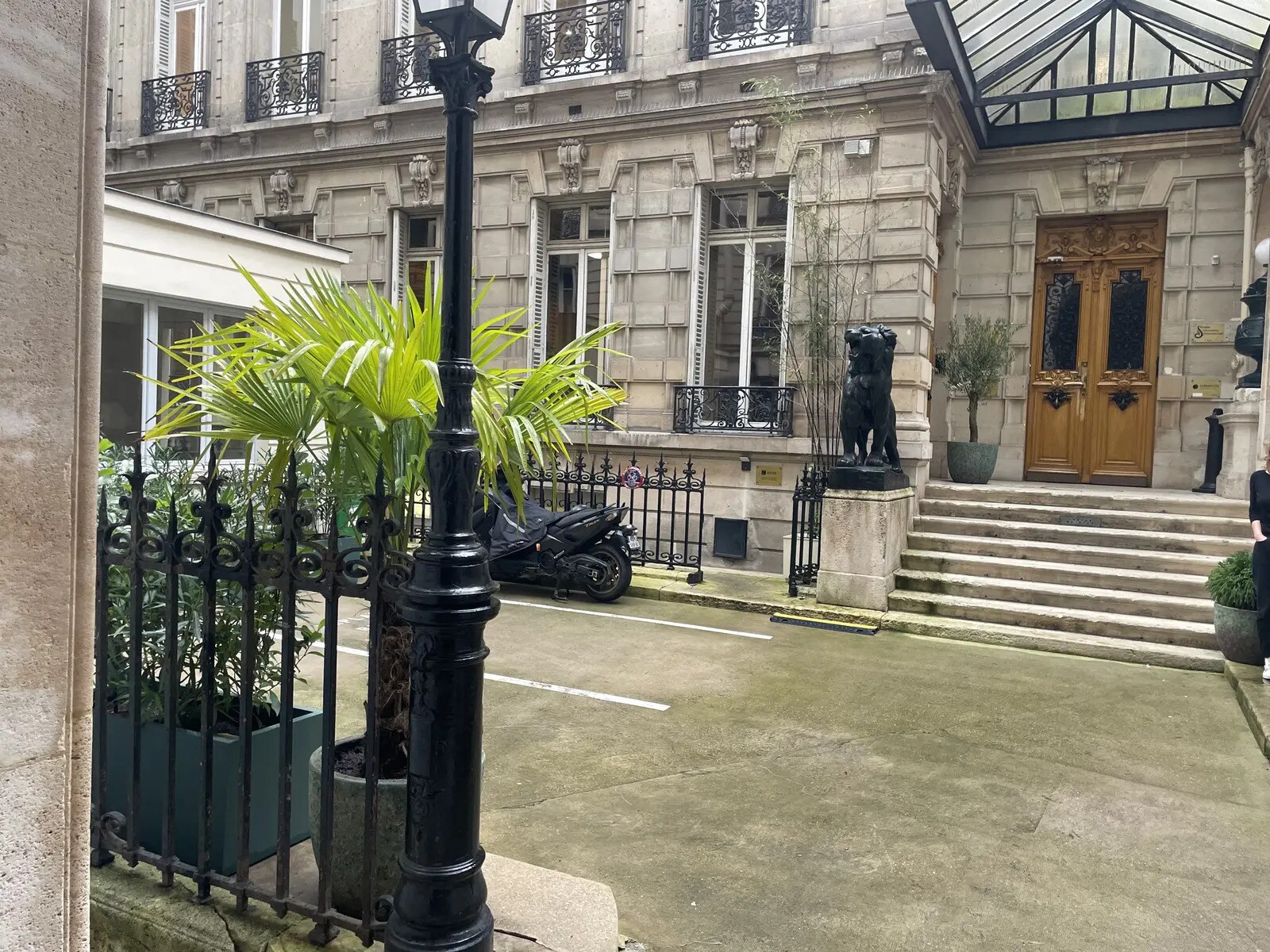 23 Rue Clapeyron, Paris à louer Photo de l’immeuble– Image 1 sur 8