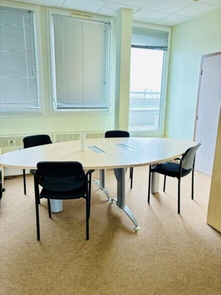 Bureau dans Bagneux à louer - Photo de l’immeuble – Image 2 sur 9