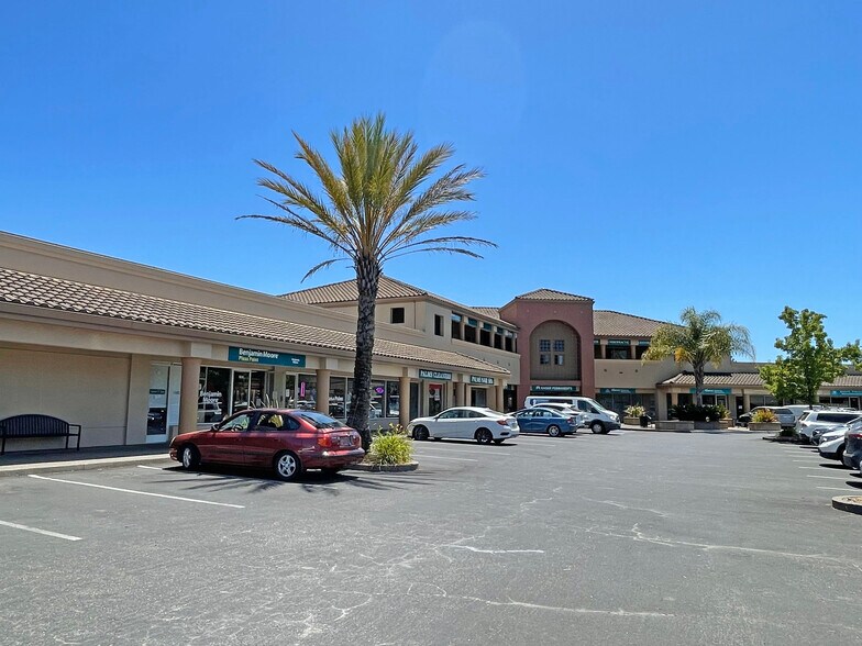 8499 Old Redwood Hwy, Windsor, CA à louer - Photo principale – Image 1 sur 9
