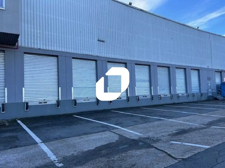 Local d’activités dans Herblay-sur-Seine à louer - Photo de l’immeuble – Image 1 sur 8