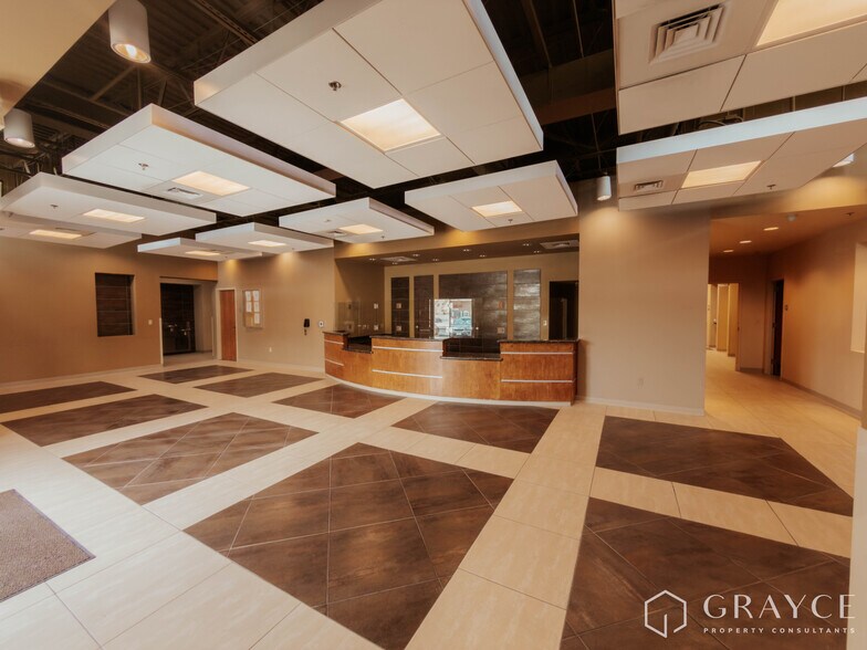 4301 N Mesa St, El Paso, TX à louer - Photo de l’immeuble – Image 3 sur 44