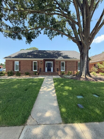 1334 Ebenezer Rd, Rock Hill, SC à louer - Photo de l’immeuble – Image 1 sur 6