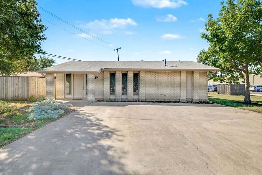 2406 Dawn Dr, Georgetown, TX à vendre - Photo de l’immeuble – Image 2 sur 21