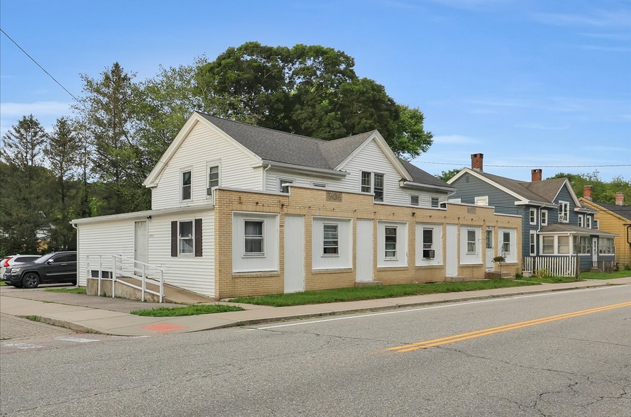 124 Main St, Baltic, CT à vendre - Photo principale – Image 1 sur 29