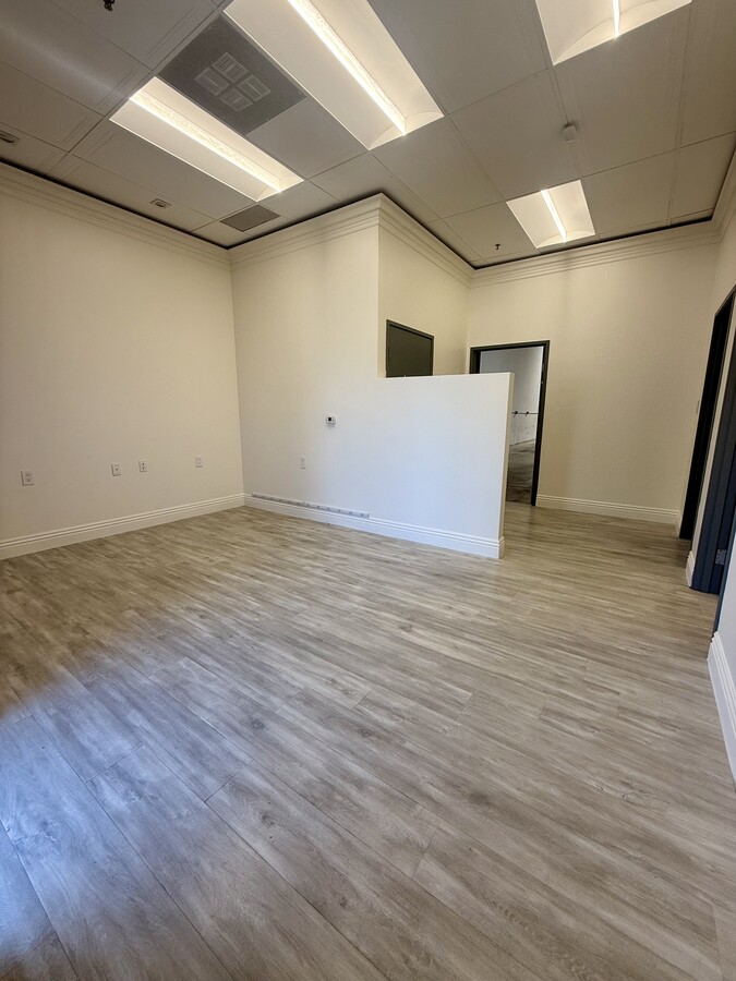 12600 Westminster Ave, Garden Grove, CA 92843 - Lot C - - Photo intérieure - Image 1 of 1