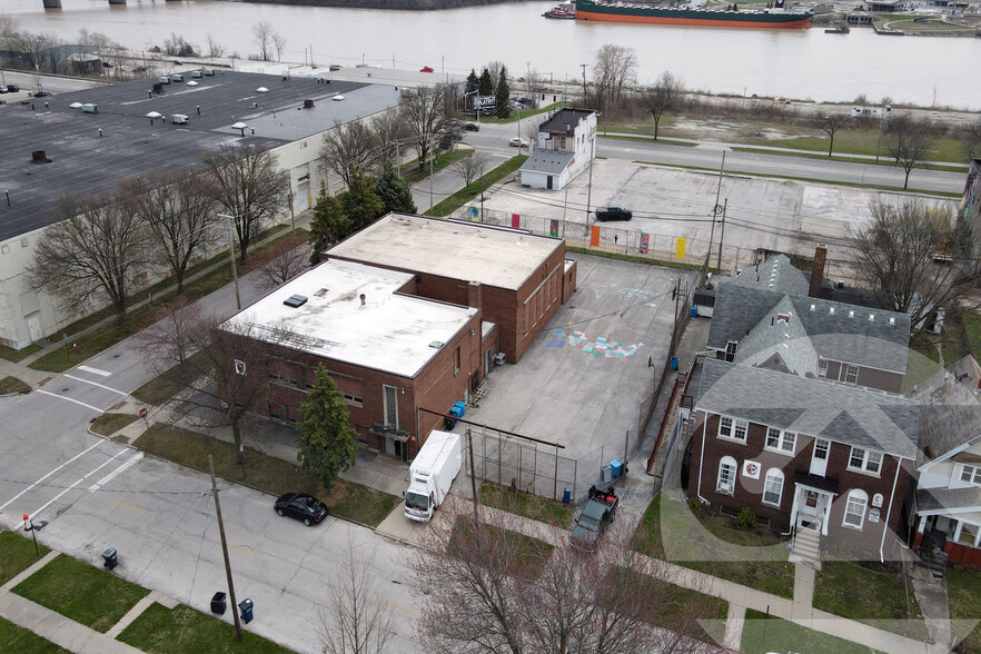 1324 N Superior St, Toledo, OH à vendre - Photo de l’immeuble – Image 1 sur 1