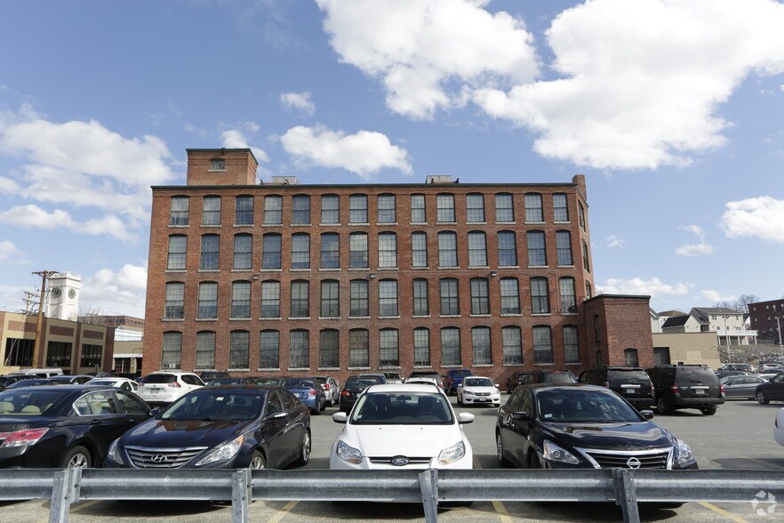 131 Davidson St, Lowell, MA à vendre - Photo de l’immeuble – Image 2 sur 5