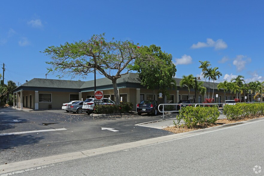 134-160 NW 16th St, Boca Raton, FL à louer - Photo de l’immeuble – Image 3 sur 13