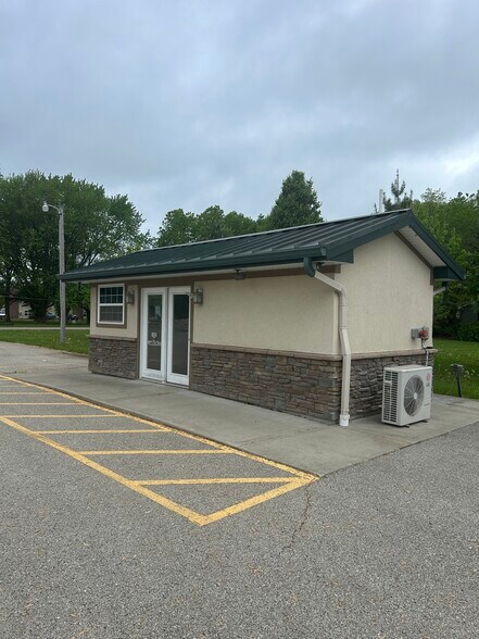 102 W Lawrence St, Kearney, MO à vendre - Photo de l’immeuble – Image 1 sur 12