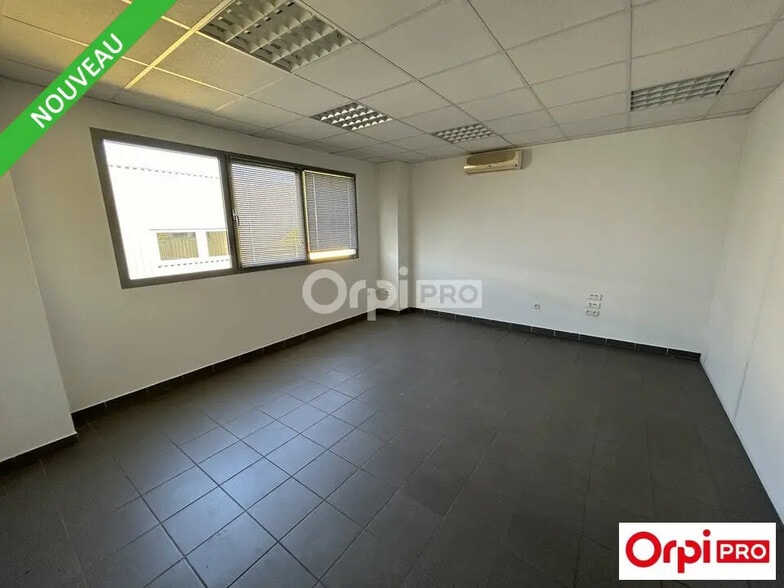 Bureau dans Saint-Marcel-lès-Valence à louer - Photo de l’immeuble – Image 2 sur 3