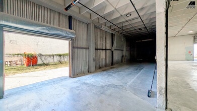 16350 NW 48th Ave, Miami, FL à louer Photo intérieure– Image 2 sur 11