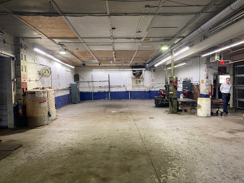 9 Cleveland St, Valley Stream, NY à vendre - Photo de l’immeuble – Image 2 sur 3