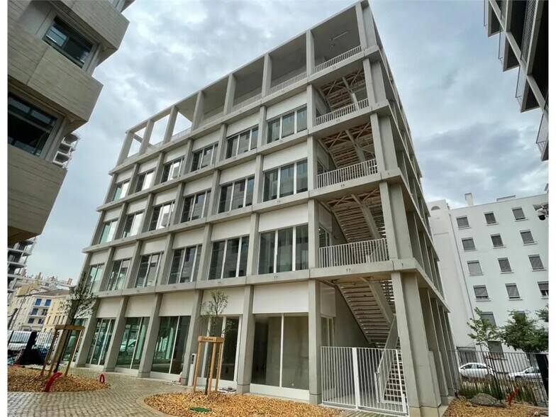 Bureau dans Lyon à vendre - Photo de l’immeuble – Image 1 sur 20