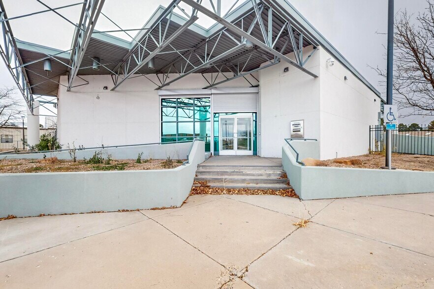 6410 Gibson Blvd SE, Albuquerque, NM à vendre - Photo principale – Image 1 sur 44